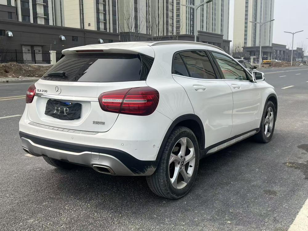Mercedes-Benz Mercedes-Benz GLA