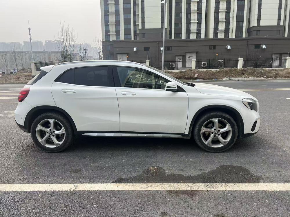 Mercedes-Benz Mercedes-Benz GLA
