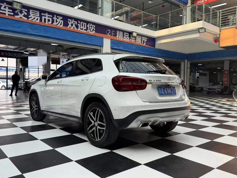 Mercedes-Benz Mercedes-Benz GLA