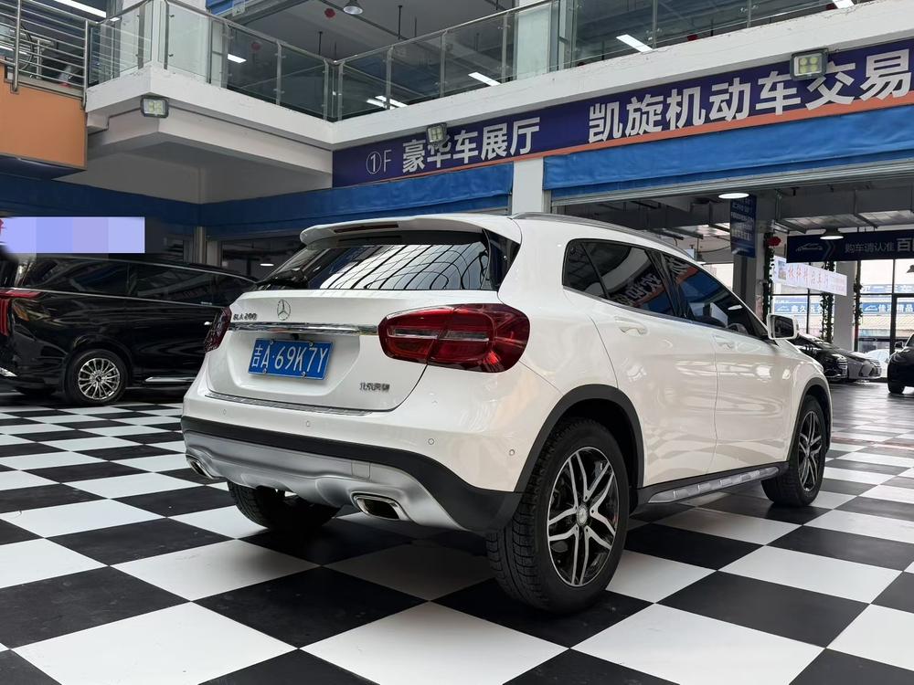 Mercedes-Benz Mercedes-Benz GLA