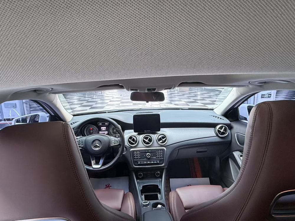 Mercedes-Benz Mercedes-Benz GLA