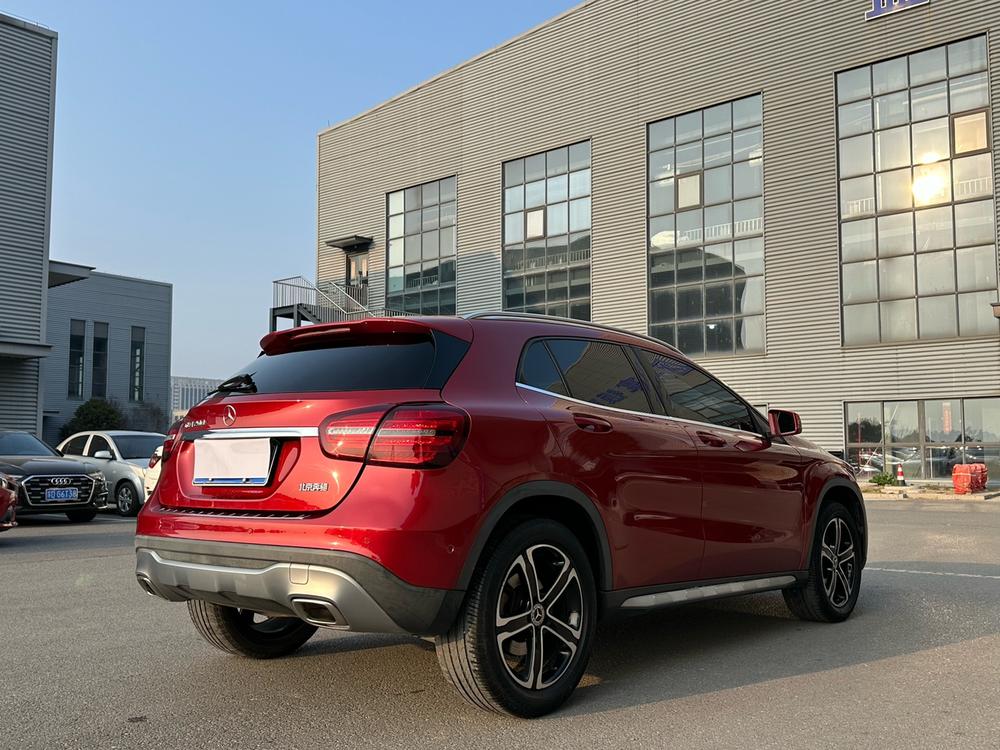 Mercedes-Benz Mercedes-Benz GLA
