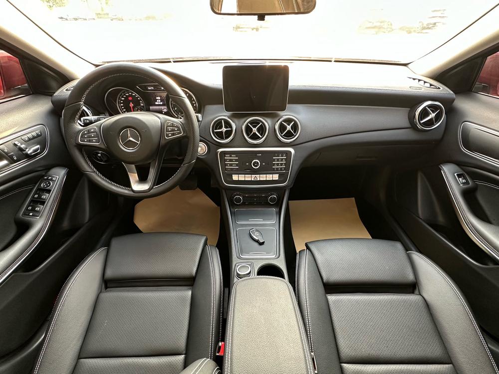 Mercedes-Benz Mercedes-Benz GLA