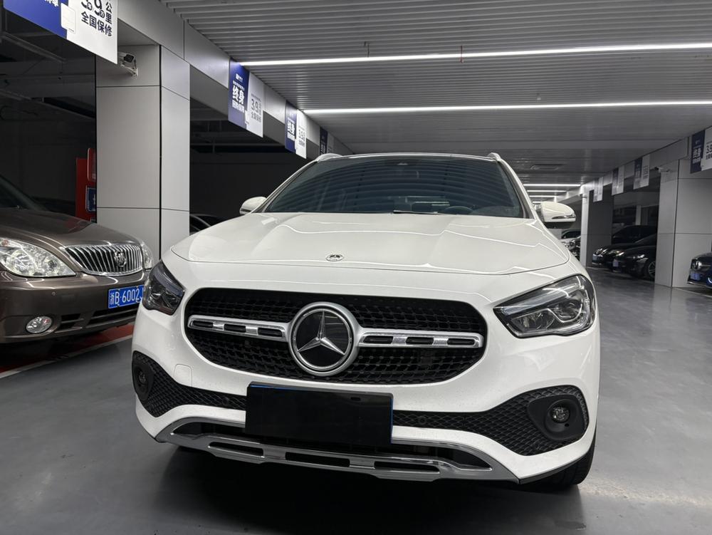 Mercedes-Benz Mercedes-Benz GLA
