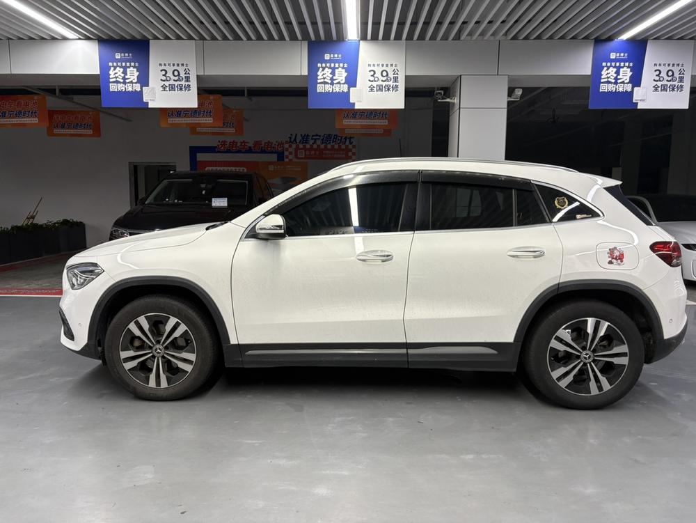 Mercedes-Benz Mercedes-Benz GLA