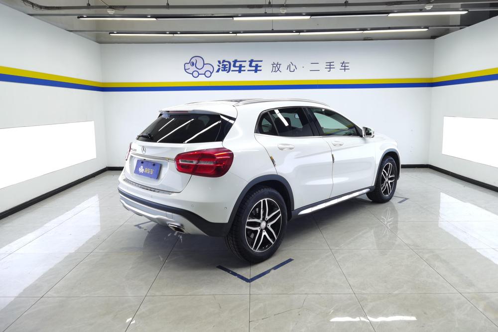 Mercedes-Benz Mercedes-Benz GLA