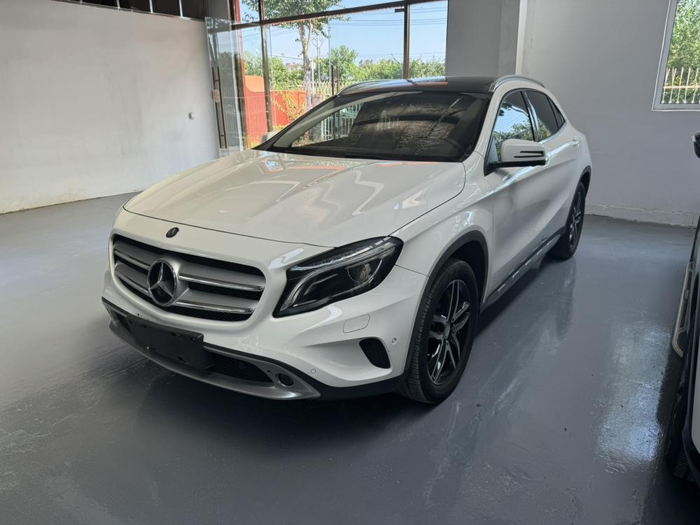 Mercedes-Benz Mercedes-Benz GLA