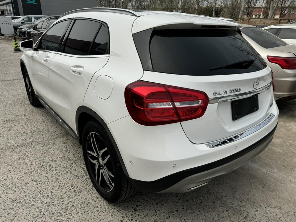 Mercedes-Benz Mercedes-Benz GLA