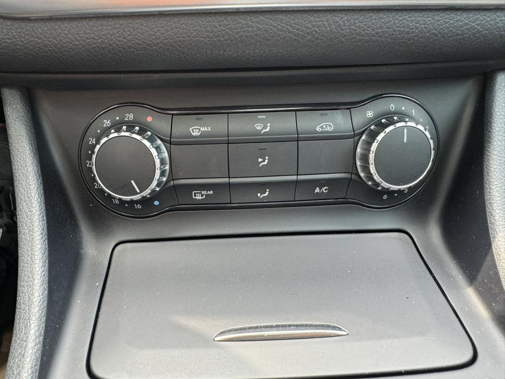 Mercedes-Benz Mercedes-Benz GLA