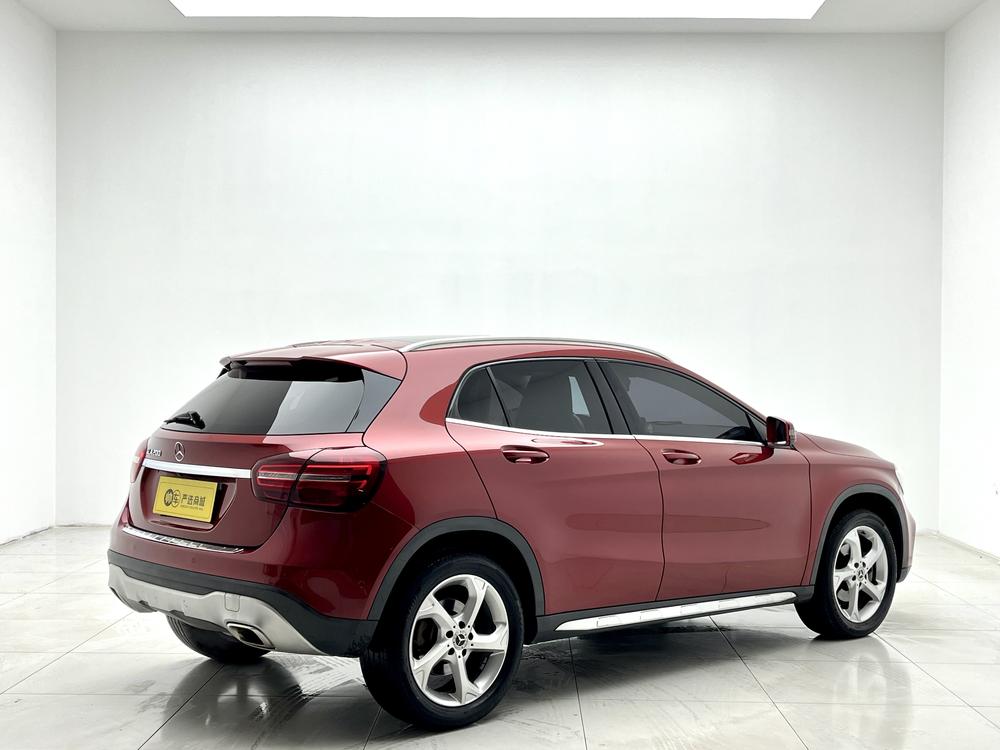 Mercedes-Benz Mercedes-Benz GLA