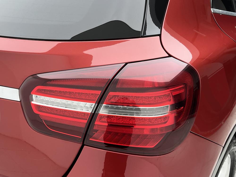 Mercedes-Benz Mercedes-Benz GLA