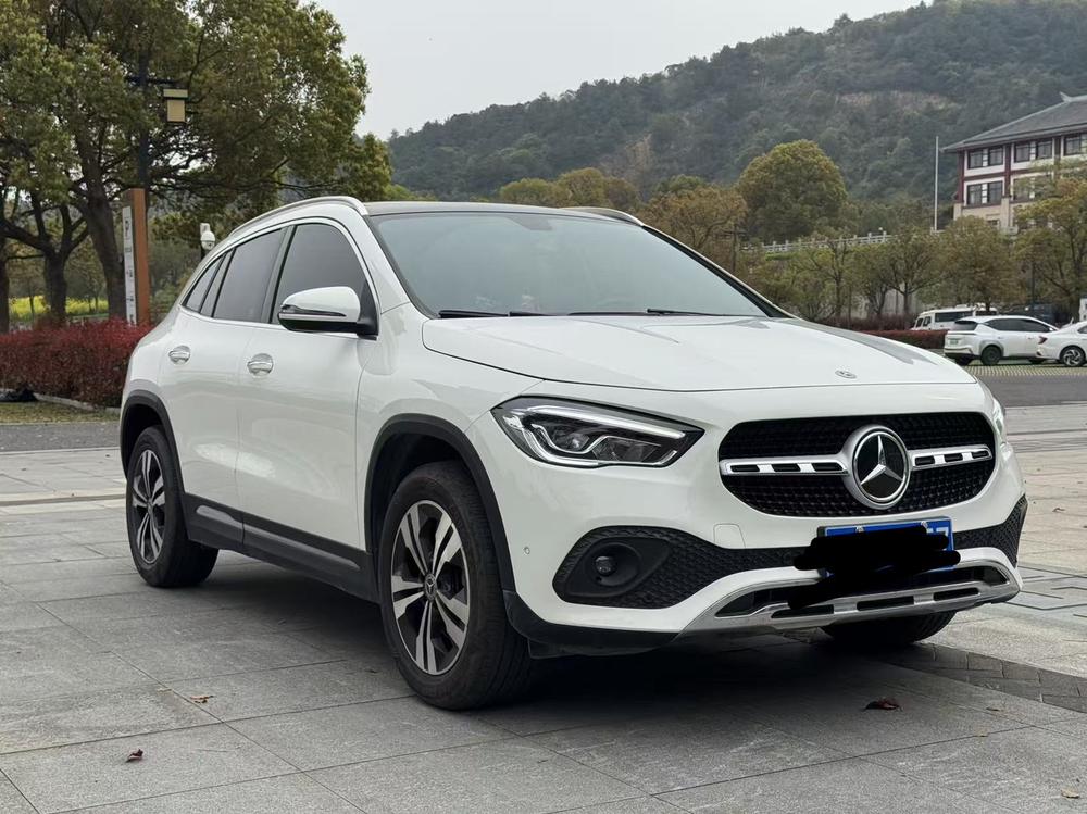 Mercedes-Benz Mercedes-Benz GLA
