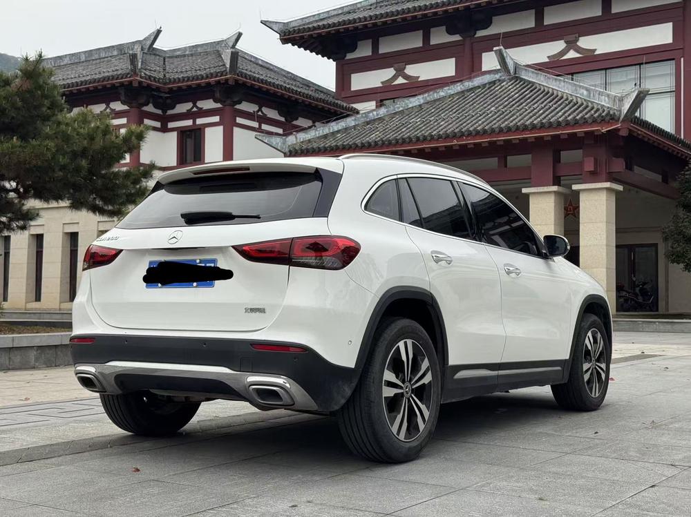 Mercedes-Benz Mercedes-Benz GLA
