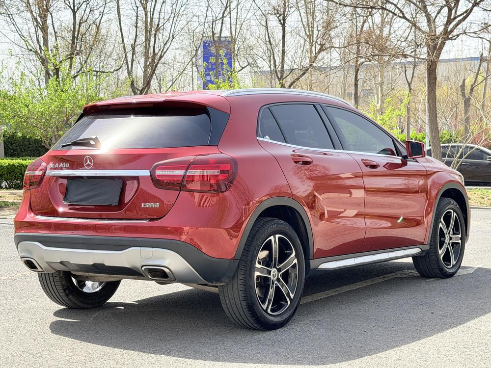 Mercedes-Benz Mercedes-Benz GLA