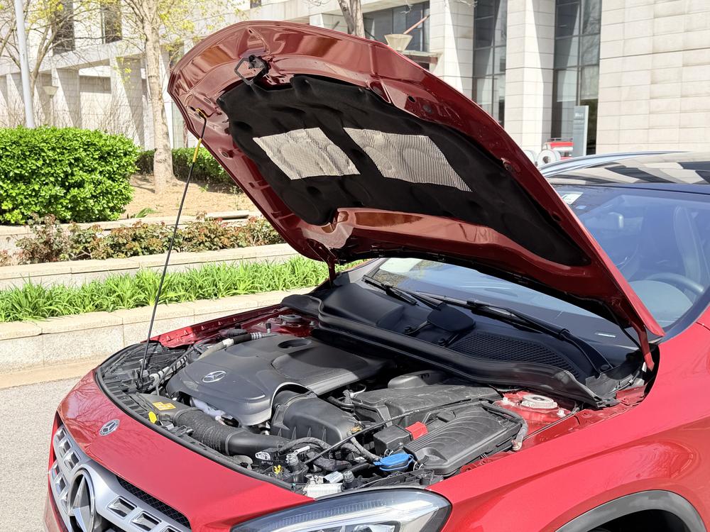Mercedes-Benz Mercedes-Benz GLA