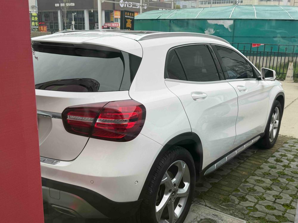 Mercedes-Benz Mercedes-Benz GLA