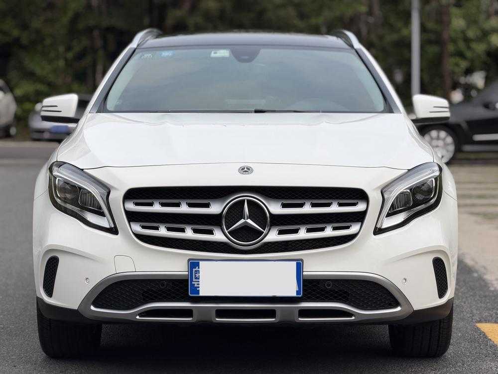 Mercedes-Benz Mercedes-Benz GLA