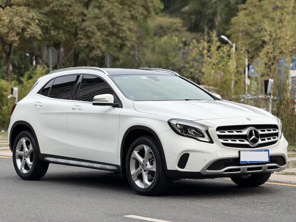 Mercedes-Benz Mercedes-Benz GLA