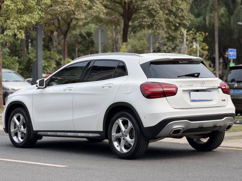 Mercedes-Benz Mercedes-Benz GLA