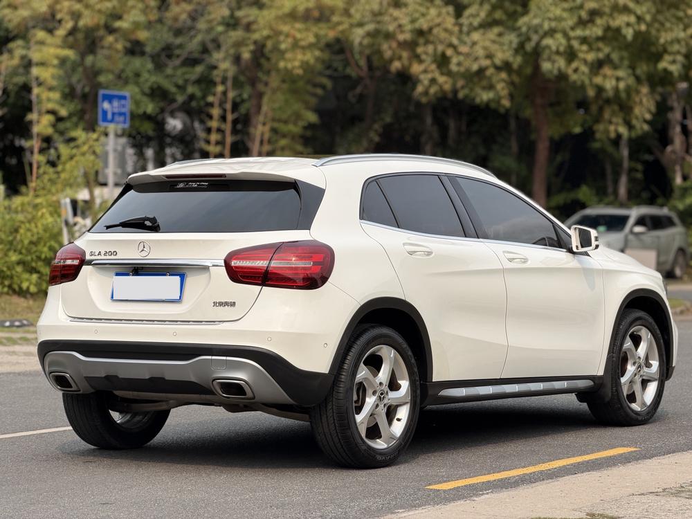 Mercedes-Benz Mercedes-Benz GLA