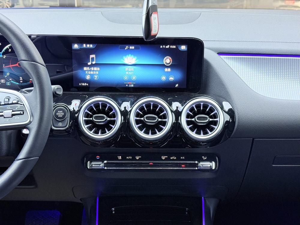 Mercedes-Benz Mercedes-Benz GLA