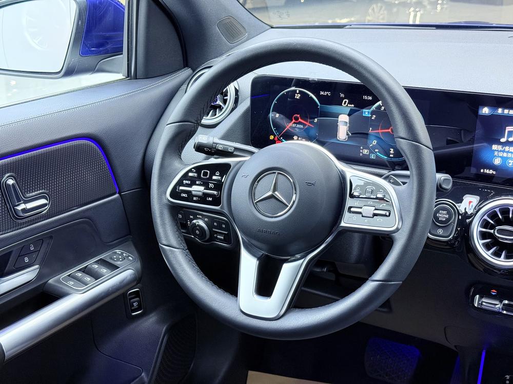 Mercedes-Benz Mercedes-Benz GLA