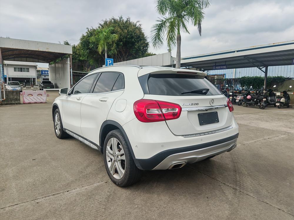 Mercedes-Benz Mercedes-Benz GLA