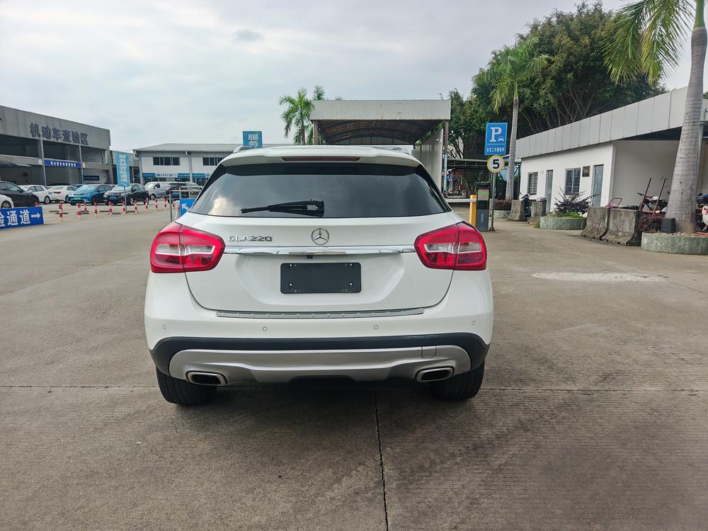 Mercedes-Benz Mercedes-Benz GLA