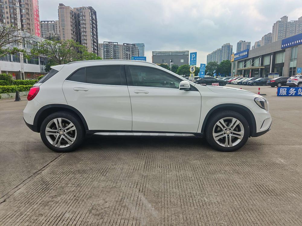 Mercedes-Benz Mercedes-Benz GLA