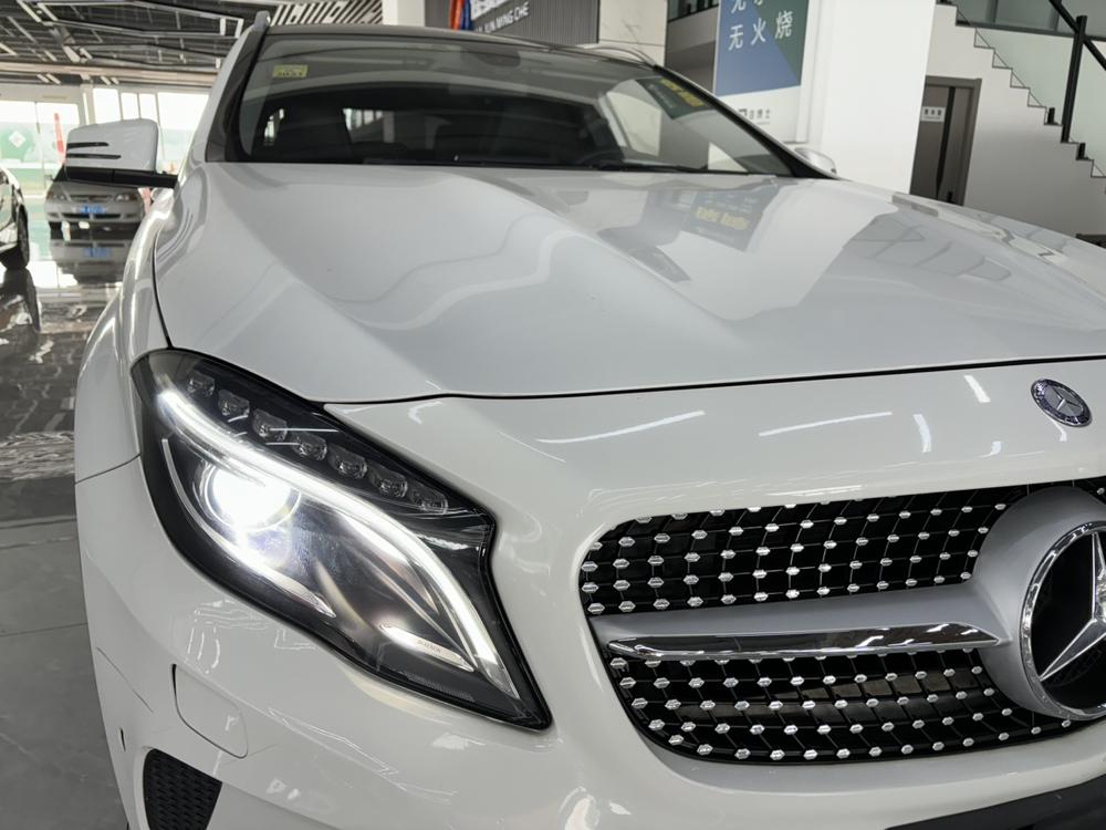 Mercedes-Benz Mercedes-Benz GLA