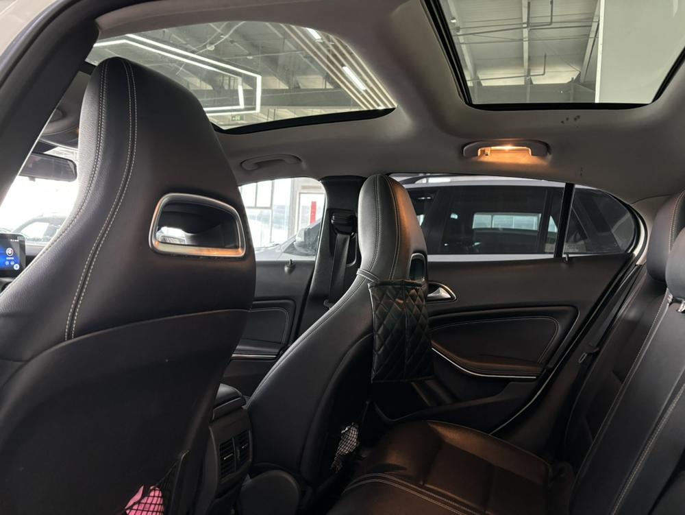 Mercedes-Benz Mercedes-Benz GLA