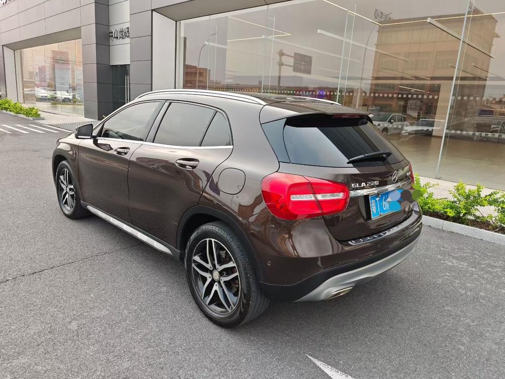 Mercedes-Benz Mercedes-Benz GLA