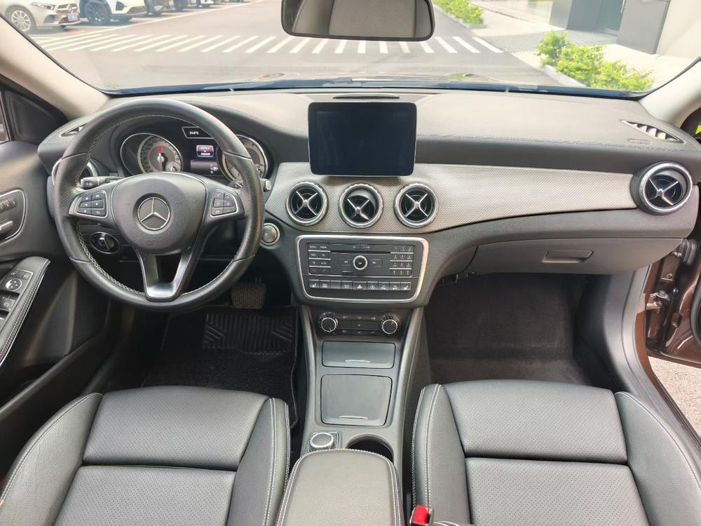 Mercedes-Benz Mercedes-Benz GLA