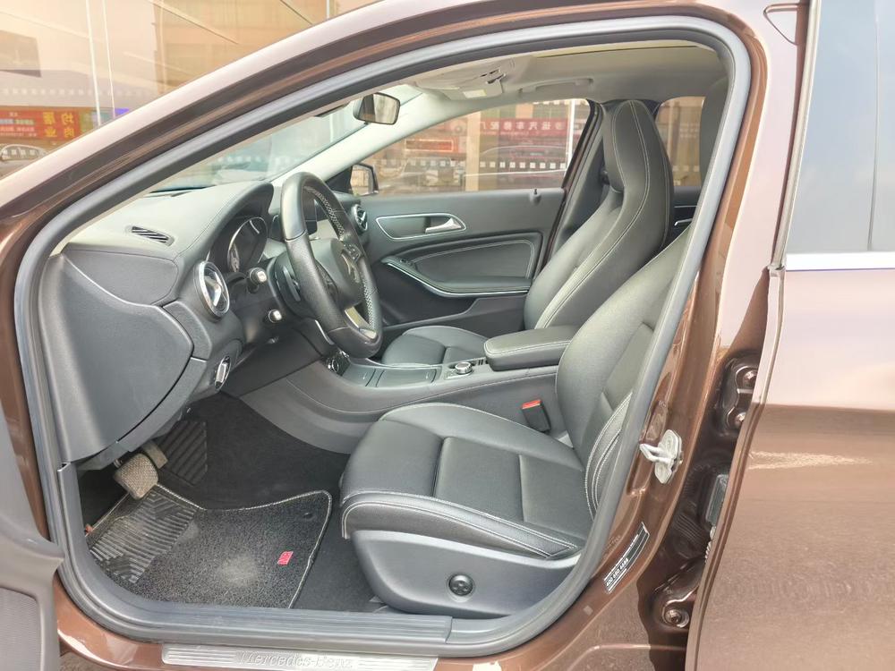 Mercedes-Benz Mercedes-Benz GLA