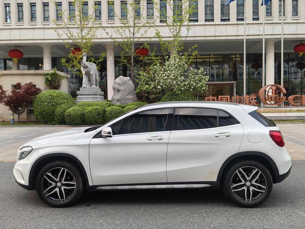 Mercedes-Benz Mercedes-Benz GLA