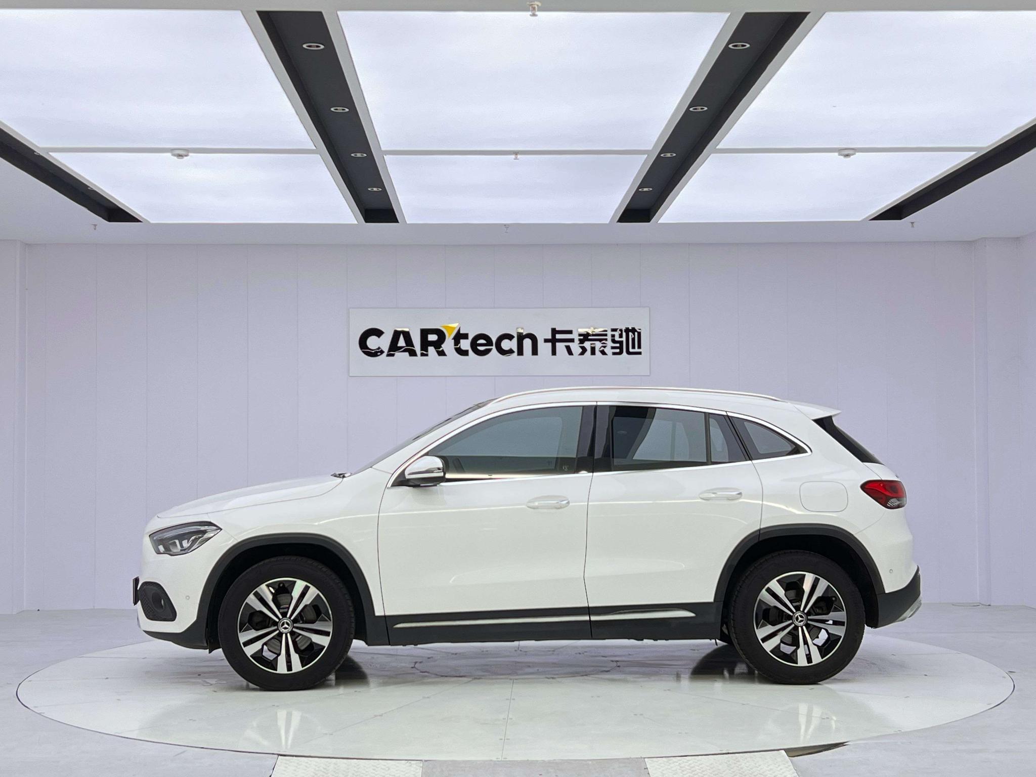 Mercedes-Benz Mercedes-Benz GLA