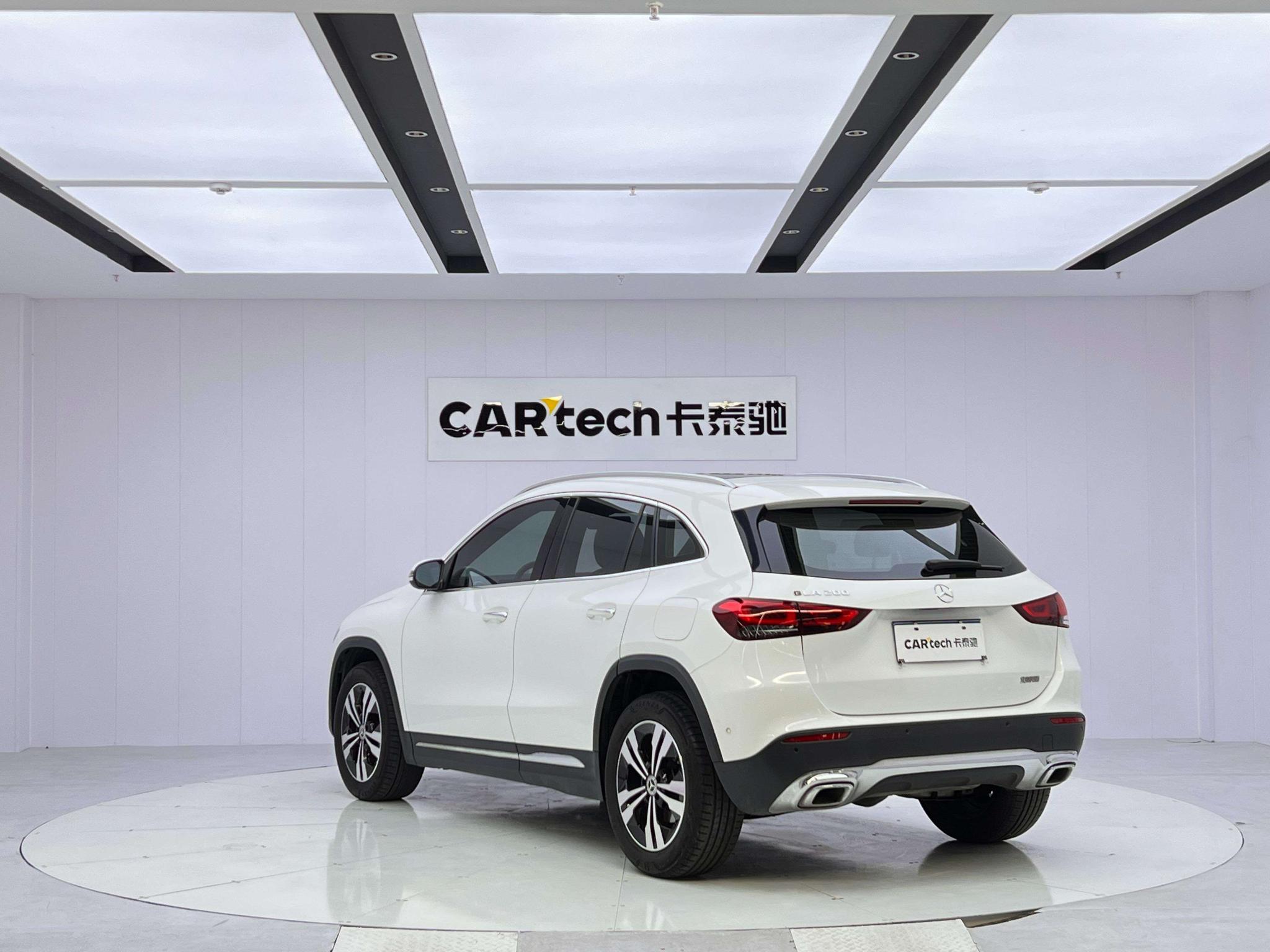 Mercedes-Benz Mercedes-Benz GLA