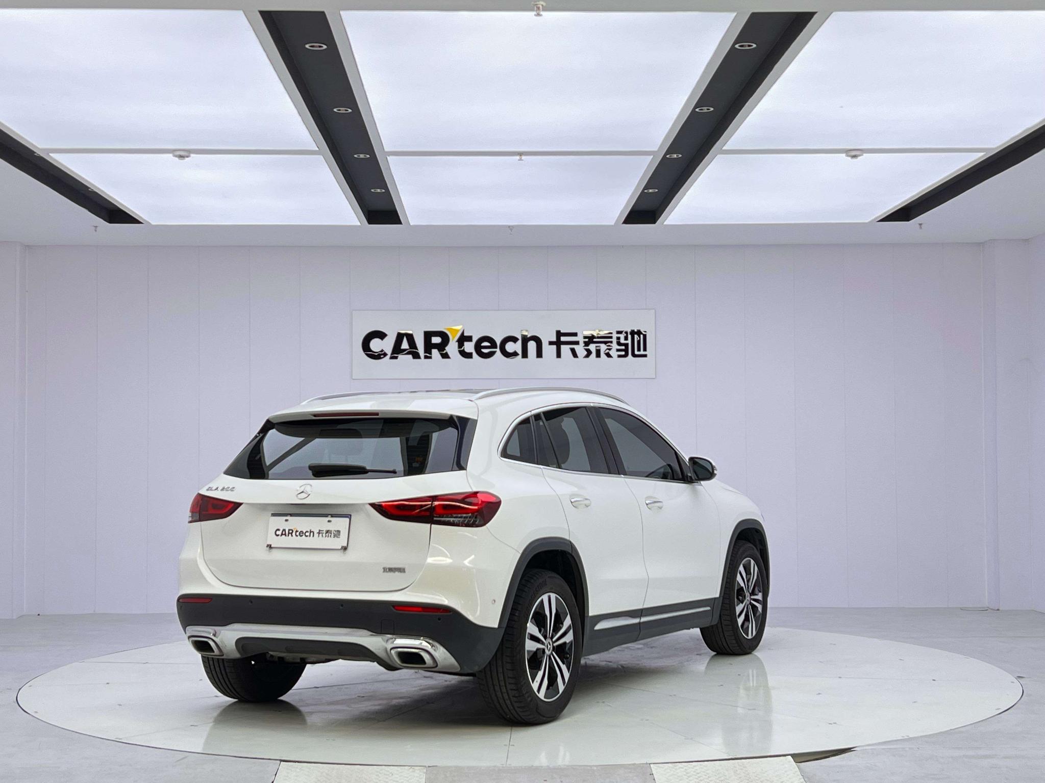 Mercedes-Benz Mercedes-Benz GLA