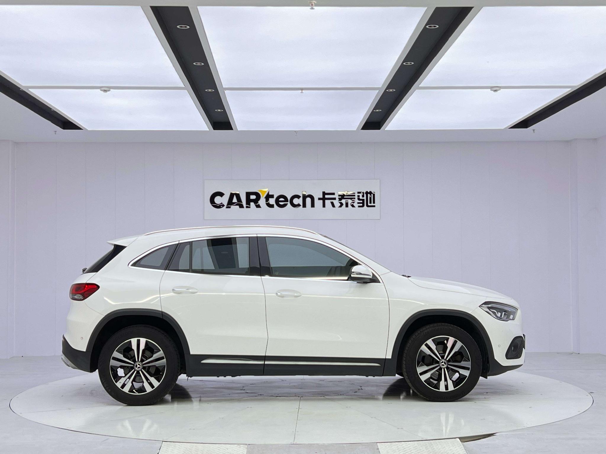 Mercedes-Benz Mercedes-Benz GLA