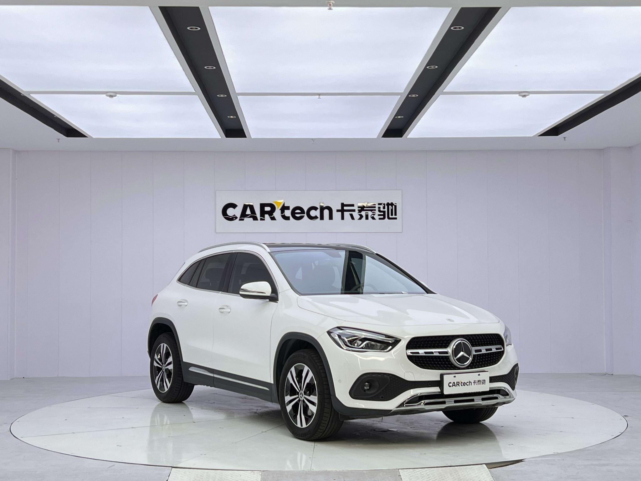 Mercedes-Benz Mercedes-Benz GLA
