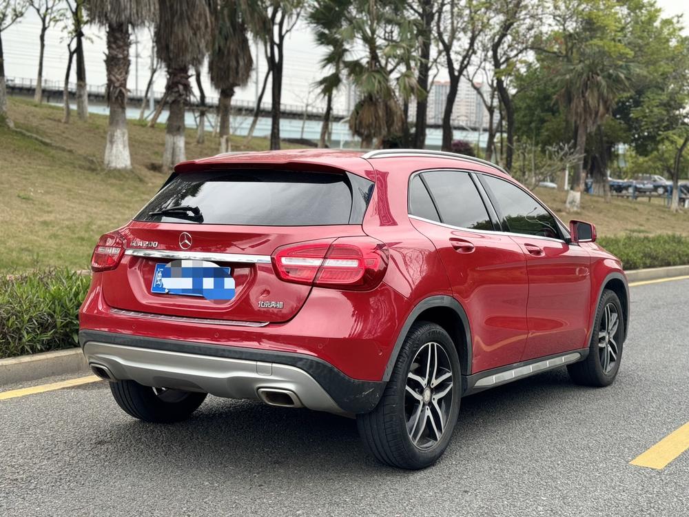 Mercedes-Benz Mercedes-Benz GLA
