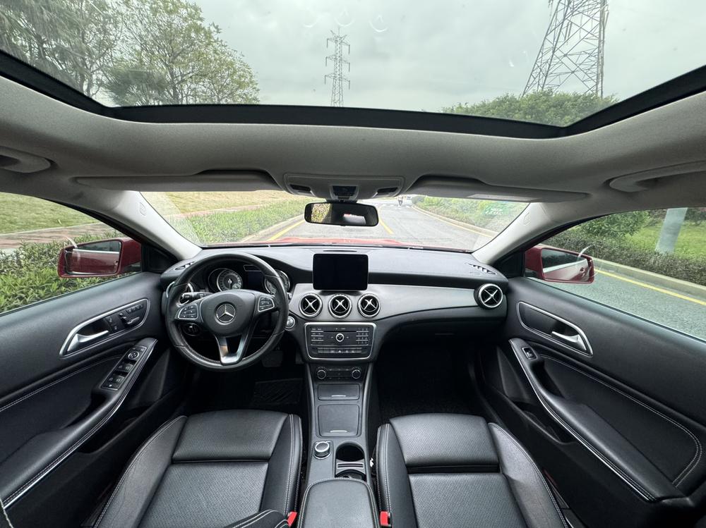 Mercedes-Benz Mercedes-Benz GLA