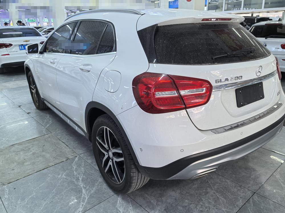 Mercedes-Benz Mercedes-Benz GLA