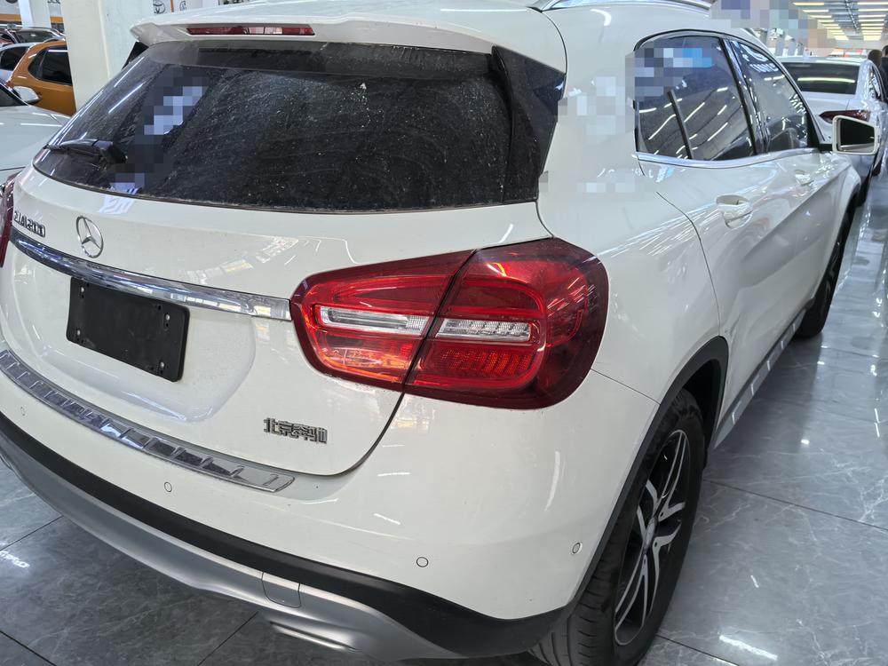 Mercedes-Benz Mercedes-Benz GLA
