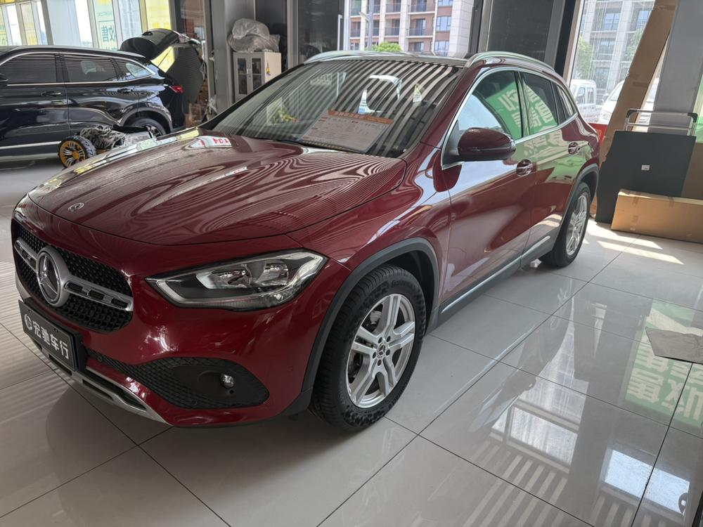 Mercedes-Benz Mercedes-Benz GLA