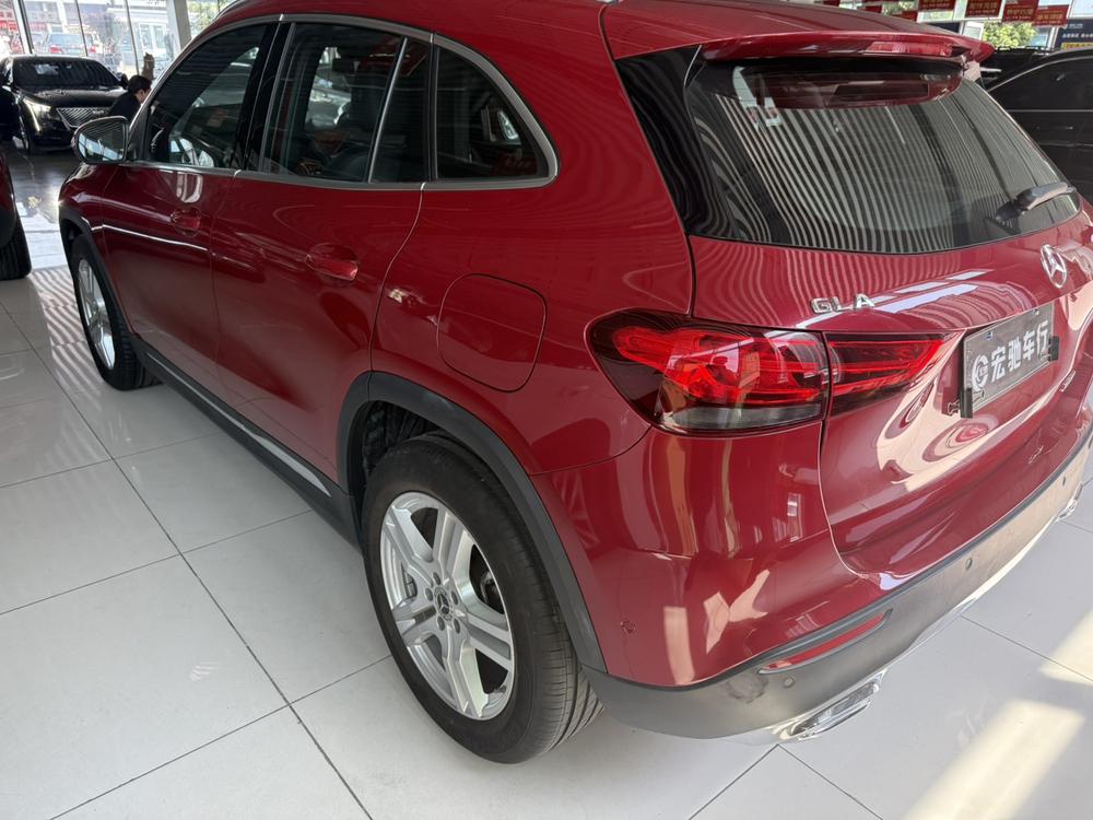 Mercedes-Benz Mercedes-Benz GLA