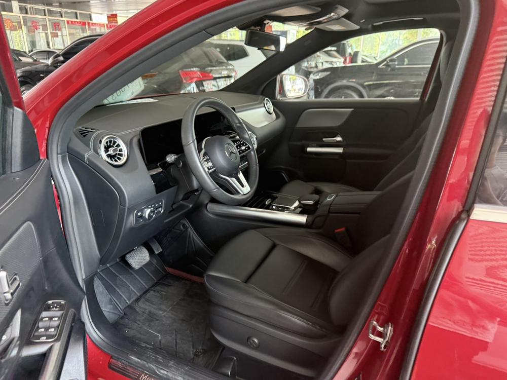 Mercedes-Benz Mercedes-Benz GLA
