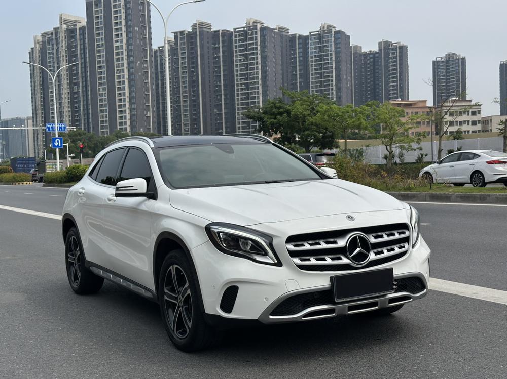 Mercedes-Benz Mercedes-Benz GLA