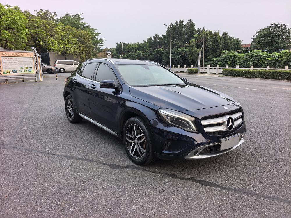 Mercedes-Benz Mercedes-Benz GLA