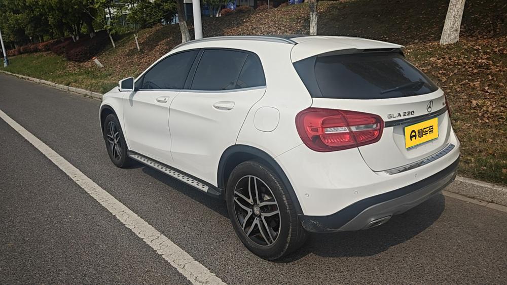 Mercedes-Benz Mercedes-Benz GLA